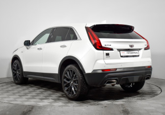 Подержанный автомобиль Cadillac XT4 2022 года (7 фото)