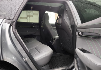 Подержанный автомобиль Zeekr 001 2023 года (30 фото)