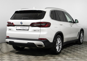 Подержанный автомобиль BMW X5 2019 года (5 фото)