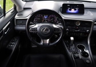 Подержанный автомобиль Lexus RX 2018 года (11 фото)