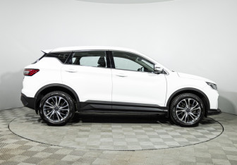 Подержанный автомобиль Geely Coolray 2023 года (4 фото)