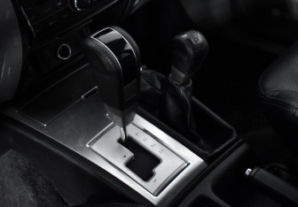 Подержанный автомобиль Mitsubishi Pajero Sport 2014 года (14 фото)