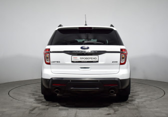 Подержанный автомобиль Ford Explorer 2013 года (6 фото)