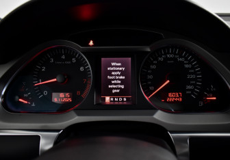 Подержанный автомобиль Audi A6 Sedan 2006 года (19 фото)