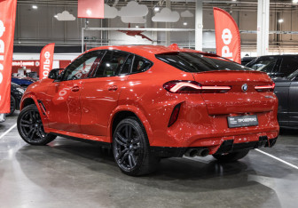Подержанный автомобиль BMW X6 M 2021 года (16 фото)