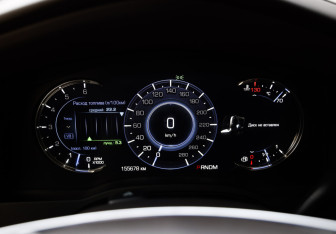 Подержанный автомобиль Cadillac Escalade Suv 2016 года (14 фото)