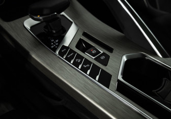 Подержанный автомобиль Geely Coolray 2023 года (18 фото)
