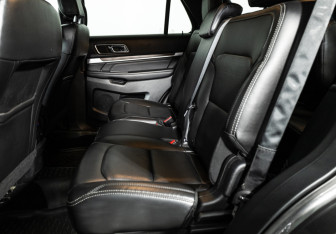 Подержанный автомобиль Ford Explorer 2018 года (10 фото)