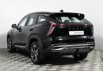 Подержанный автомобиль Geely Atlas 2023 года (7 фото)