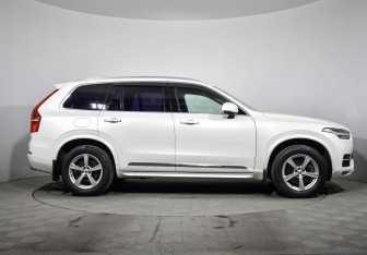 Подержанный автомобиль Volvo XC90 2015 года (4 фото)