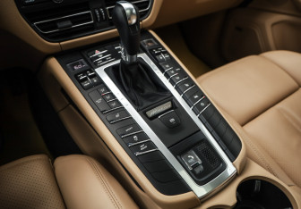Подержанный автомобиль Porsche Macan 2021 года (19 фото)