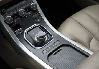 Подержанный автомобиль Land Rover Range Rover Evoque 2015 года (22 фото)
