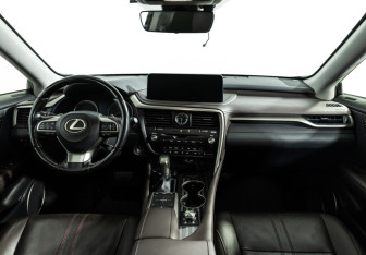 Подержанный автомобиль Lexus RX 2021 года (13 фото)