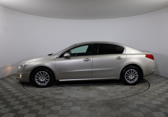 Подержанный автомобиль Peugeot 508 Sedan 2012 года (8 фото)