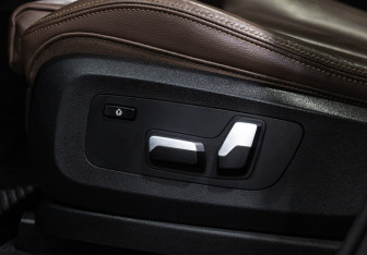 Подержанный автомобиль BMW X7 2020 года (22 фото)