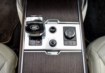 Подержанный автомобиль Land Rover Range Rover 2022 года (10 фото)