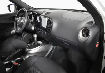 Подержанный автомобиль Nissan Juke 2015 года (12 фото)