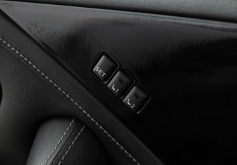 Подержанный автомобиль Infiniti QX80 2014 года (16 фото)