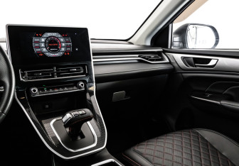 Подержанный автомобиль Haval M6 2023 года (16 фото)