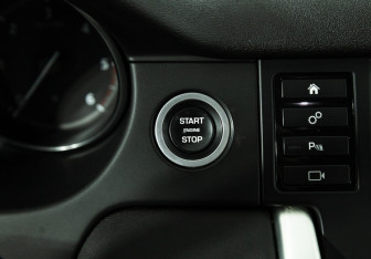 Подержанный автомобиль Land Rover Discovery Sport 2017 года (17 фото)