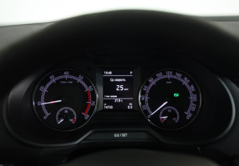 Подержанный автомобиль Skoda Octavia Liftback 2019 года (11 фото)