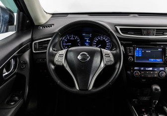 Подержанный автомобиль Nissan X-Trail 2016 года (12 фото)