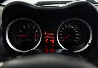 Подержанный автомобиль Mitsubishi Lancer Sedan 2010 года (11 фото)