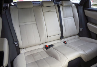 Подержанный автомобиль Land Rover Range Rover Velar 2017 года (27 фото)