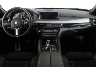 Подержанный автомобиль BMW X6 2019 года (12 фото)