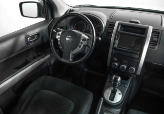Подержанный автомобиль Nissan X-Trail 2014 года (8 фото)