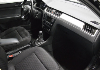 Подержанный автомобиль Skoda Rapid Liftback 2016 года (12 фото)