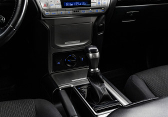 Подержанный автомобиль Toyota Land Cruiser Prado 2021 года (15 фото)