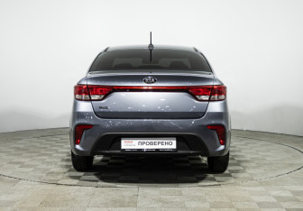 Подержанный автомобиль Kia Rio Sedan 2019 года (6 фото)
