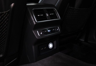 Подержанный автомобиль Audi Q5 2021 года (16 фото)