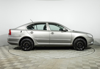 Подержанный автомобиль Skoda Octavia Liftback 2011 года (4 фото)