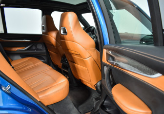 Подержанный автомобиль BMW X5 M 2015 года (12 фото)