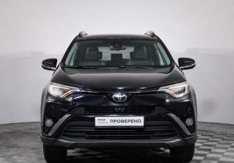 Подержанный автомобиль Toyota RAV4 2017 года (2 фото)