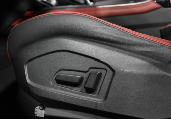 Подержанный автомобиль FAW Bestune T77 2022 года (12 фото)