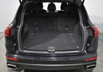 Подержанный автомобиль Porsche Cayenne 2015 года (22 фото)