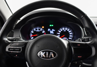 Подержанный автомобиль Kia Rio Hatchback 2019 года (14 фото)