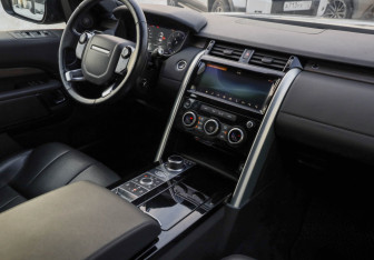 Подержанный автомобиль Land Rover Discovery 2020 года (11 фото)