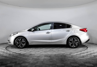 Подержанный автомобиль Kia Cerato Sedan 2014 года (8 фото)