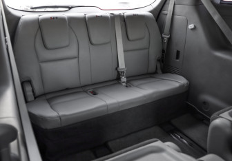 Подержанный автомобиль Kia Carnival 2020 года (29 фото)