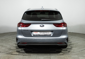 Подержанный автомобиль Kia Ceed Wagon 2020 года (6 фото)