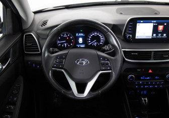 Подержанный автомобиль Hyundai Tucson 2020 года (10 фото)