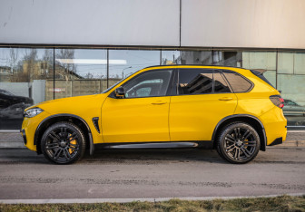 Подержанный автомобиль BMW X5 2013 года (8 фото)