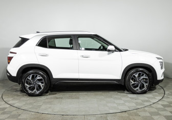 Подержанный автомобиль Hyundai Creta 2022 года (4 фото)