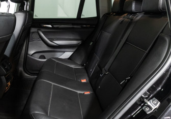 Подержанный автомобиль BMW X3 2012 года (10 фото)