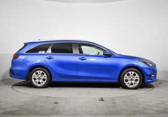Подержанный автомобиль Kia Ceed Wagon 2022 года (4 фото)