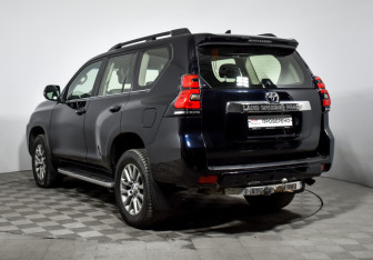Подержанный автомобиль Toyota Land Cruiser Prado 2018 года (7 фото)